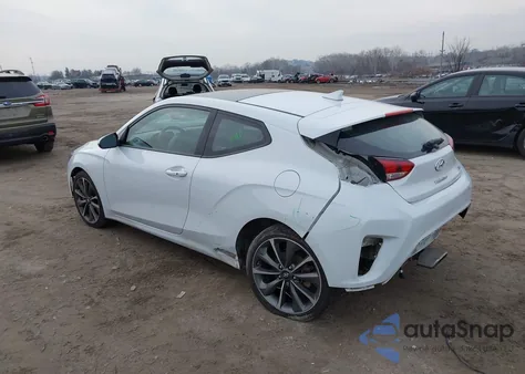 2021 Hyundai Veloster 2.0 Premium z USA, uszkodzony, nr VIN KMHTG6AF0MU032200